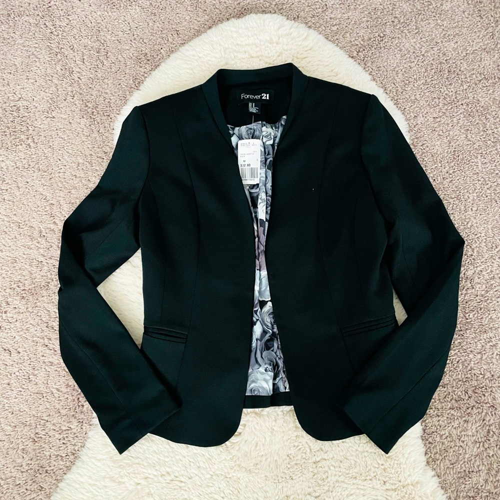 NEW FOREVER 21 Open Front Buttonless Black Blazer Size M
